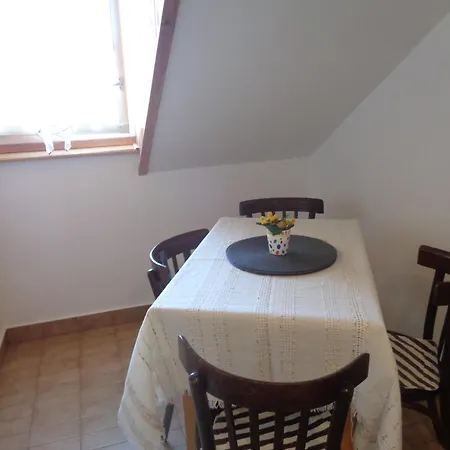 Irenke Vendeghaz Apartmán *